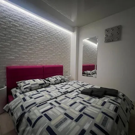 2-Room Luxury Apartment In The Center Kyiv Exterior photo