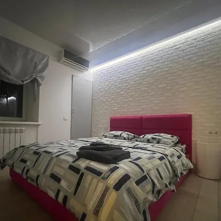 2-Room Luxury Apartment In The Center Kyiv Exterior photo